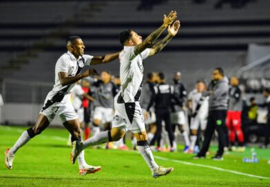 Ponte Preta mostra força em casa, vira sobre o Floresta e cola no líder da Série C